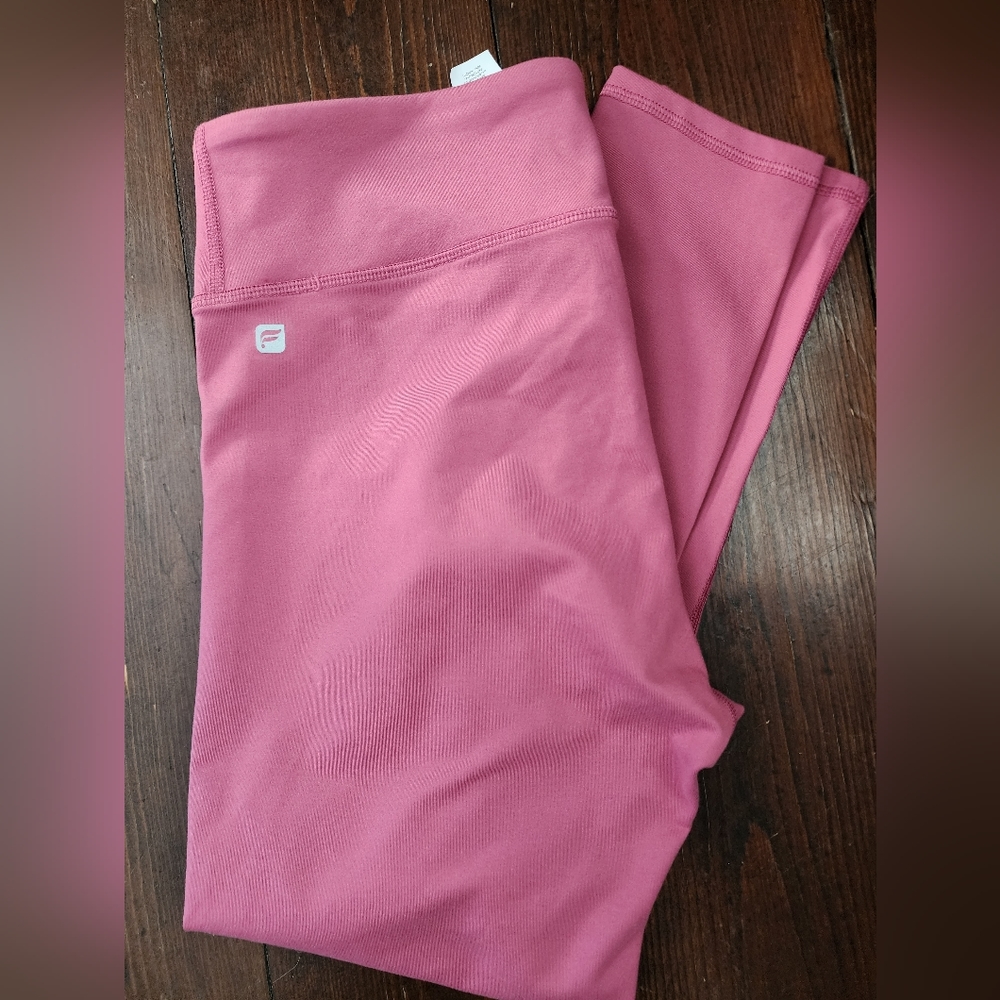 Fabletics Salar Capri Powerflex size medium NWT